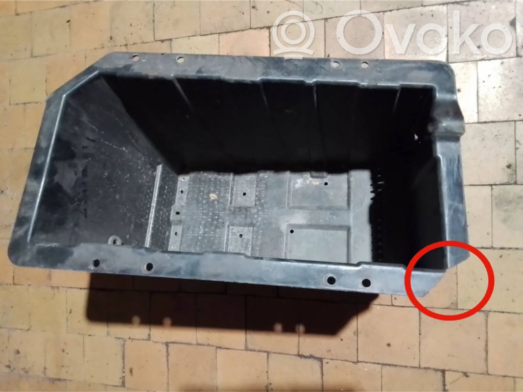 Volkswagen Crafter Akkulaatikon alusta 