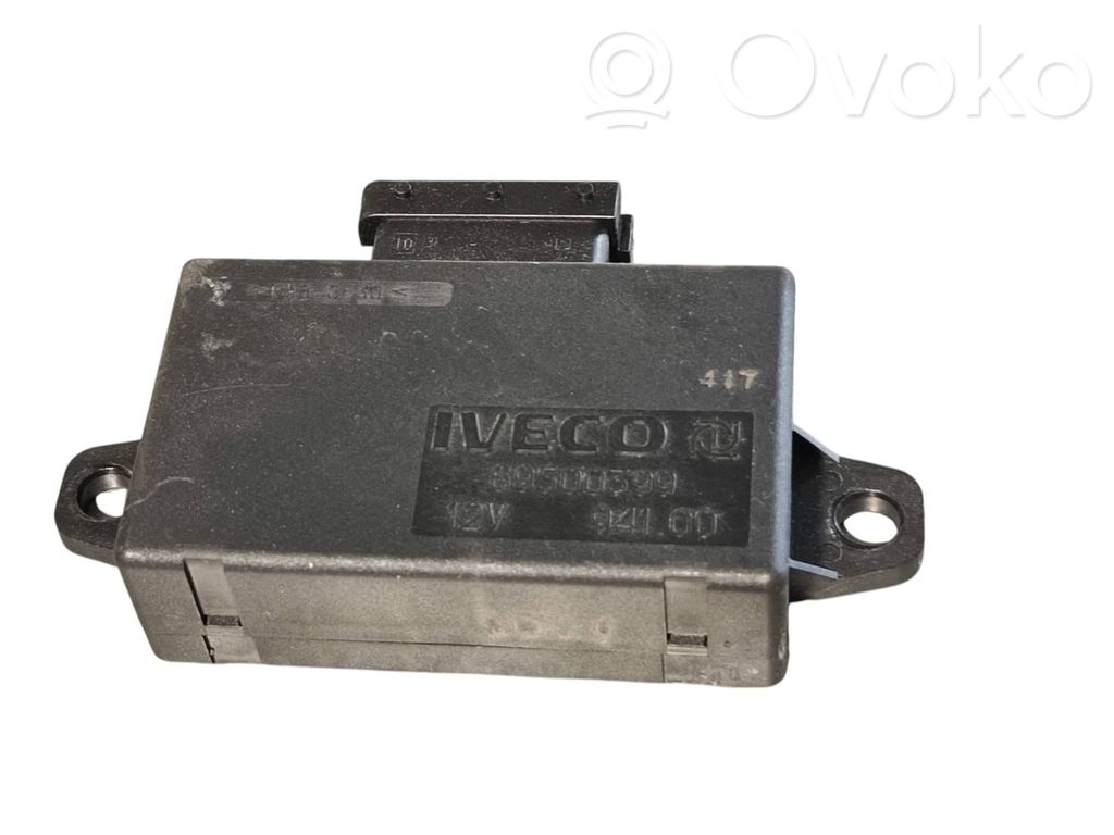 Iveco Daily 35.8 - 9 Oven keskuslukituksen ohjausyksikön moduuli 