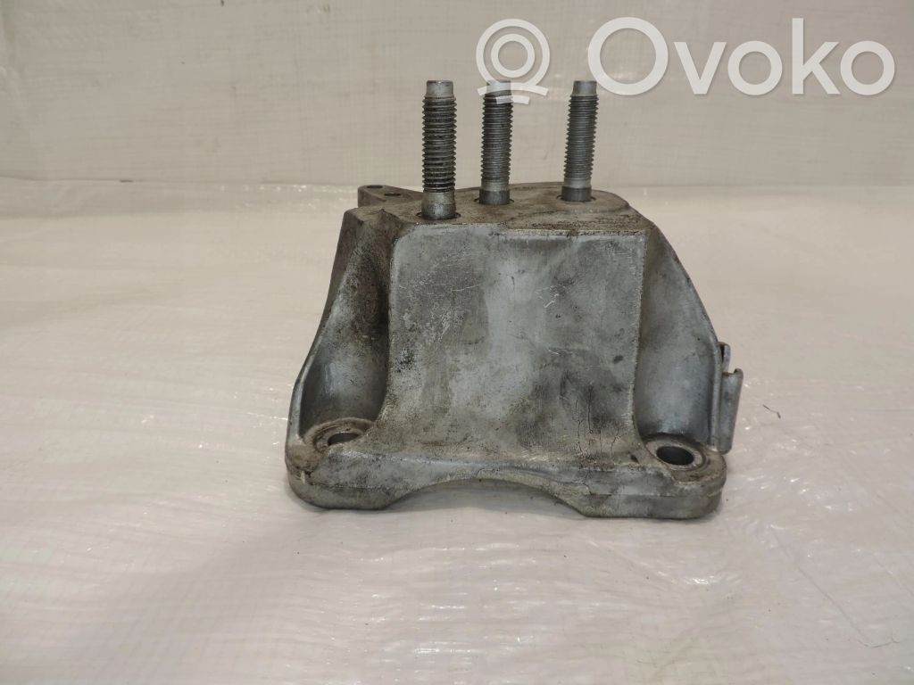 Ford Fiesta Gearbox mounting bracket 