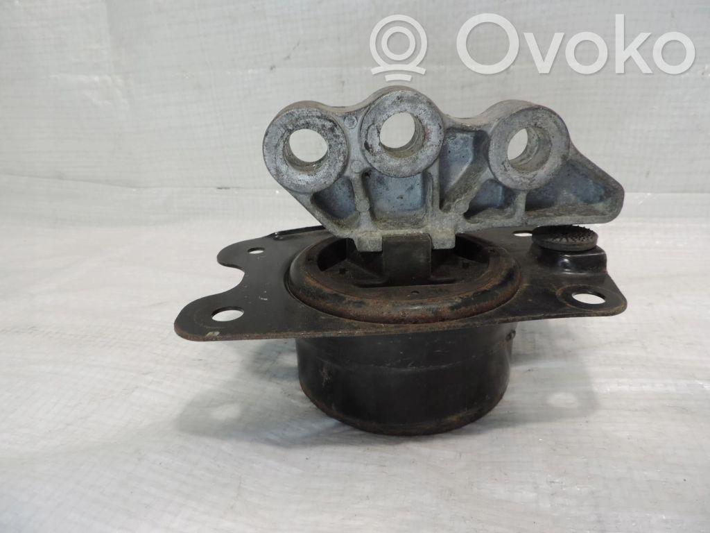 Chevrolet Captiva Gearbox mounting bracket 