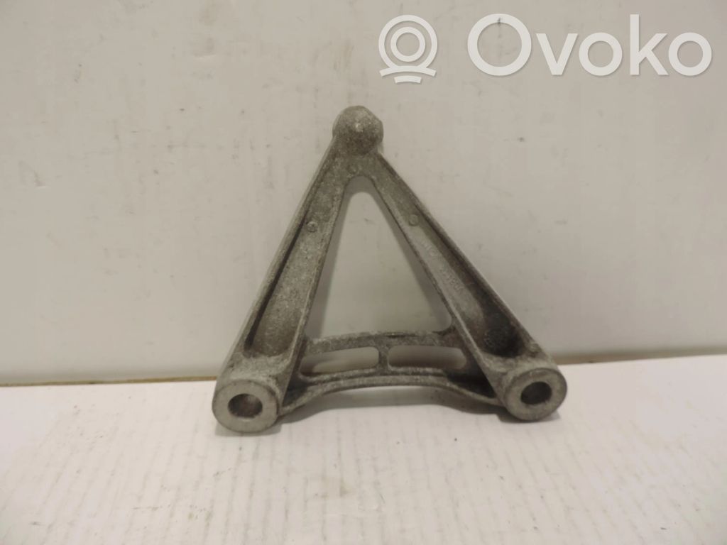 Opel Insignia B Engine mounting bracket 
