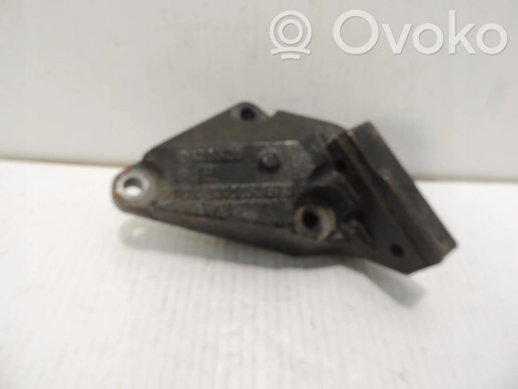 Opel Astra H Engine mounting bracket 