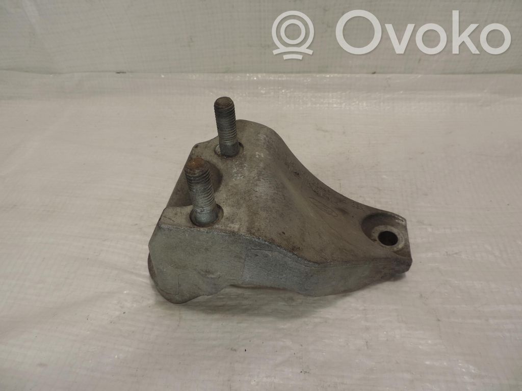Ford Fiesta Gearbox mounting bracket 