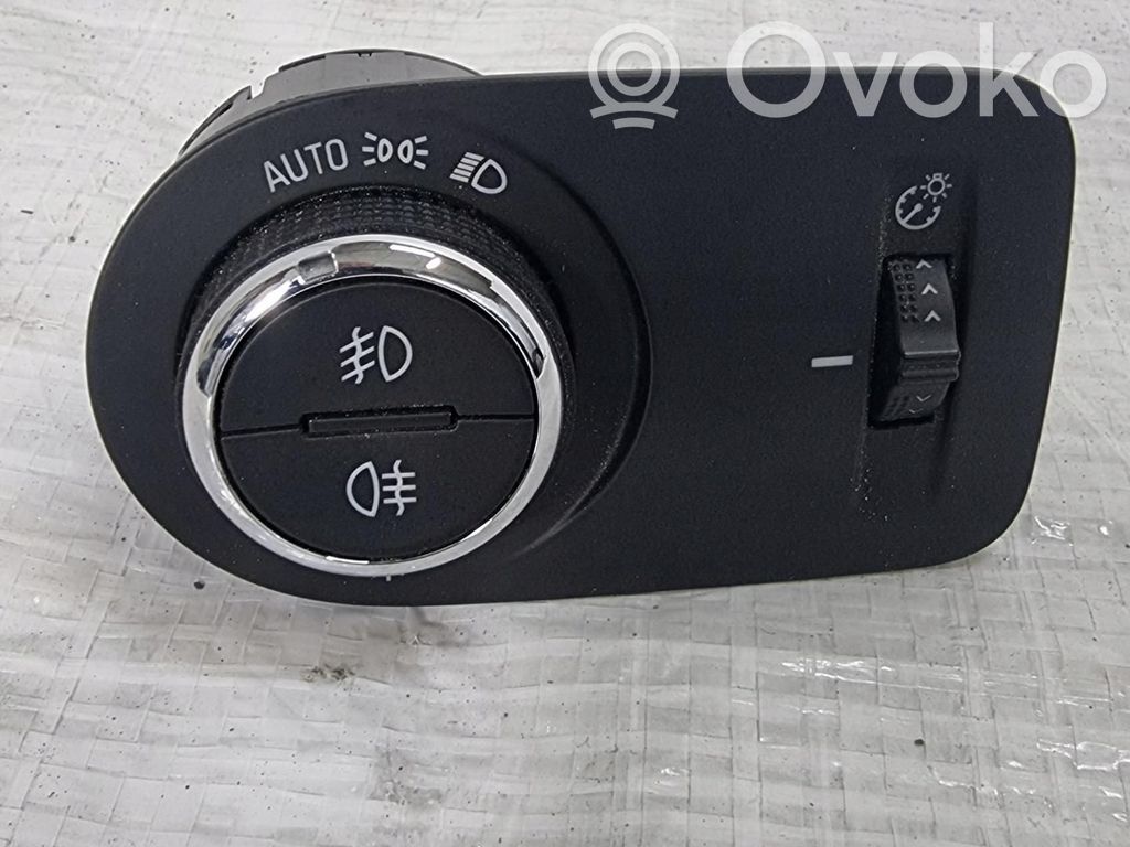 Opel Zafira C Light switch 