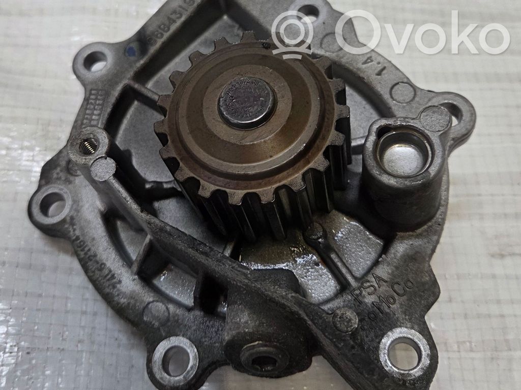 Ford Mondeo MK V Vandens pompa 