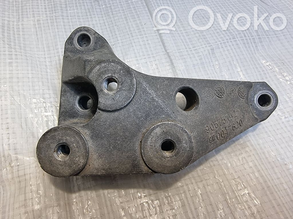 Opel Astra H Engine mounting bracket 