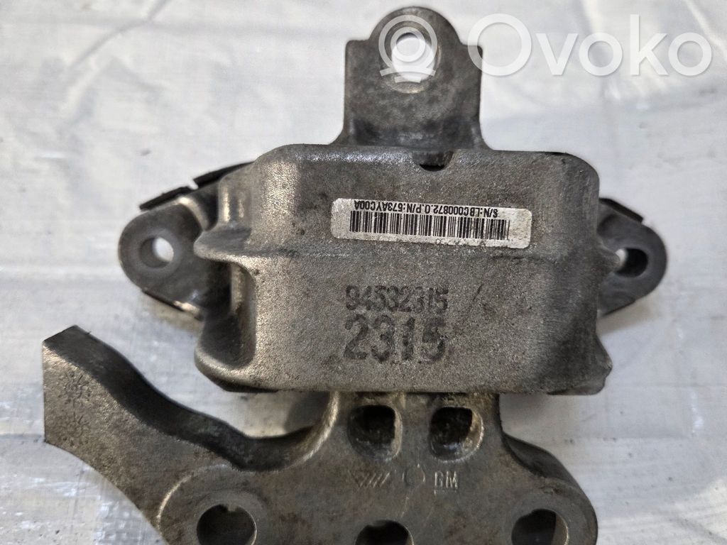 Opel Mokka Engine mounting bracket 