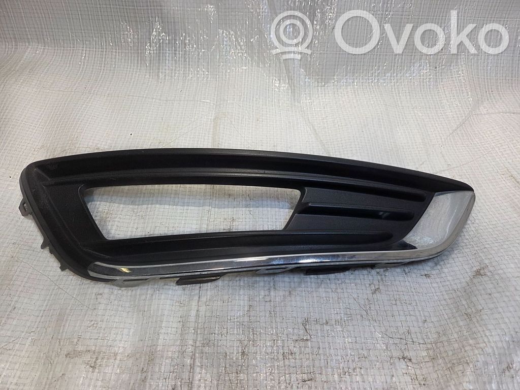 Ford Focus Front fog light trim/grill 