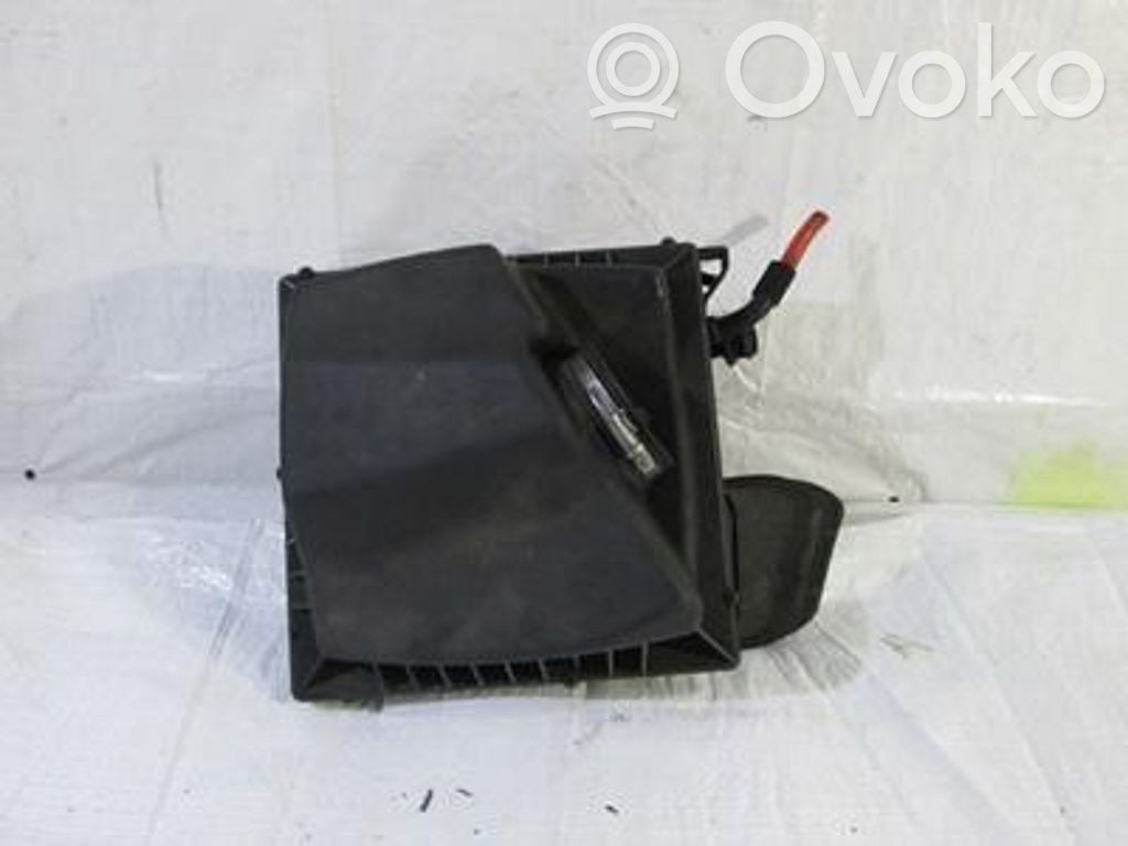 Opel Astra J Air filter box 