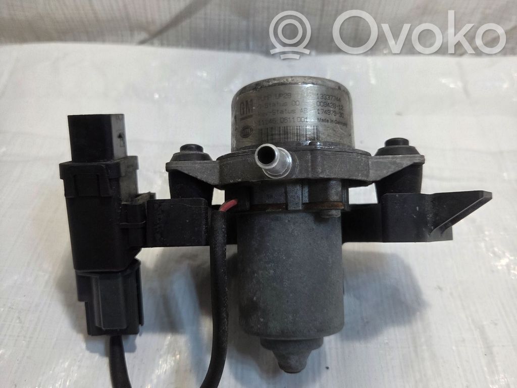 Opel Meriva B Vacuum pump 