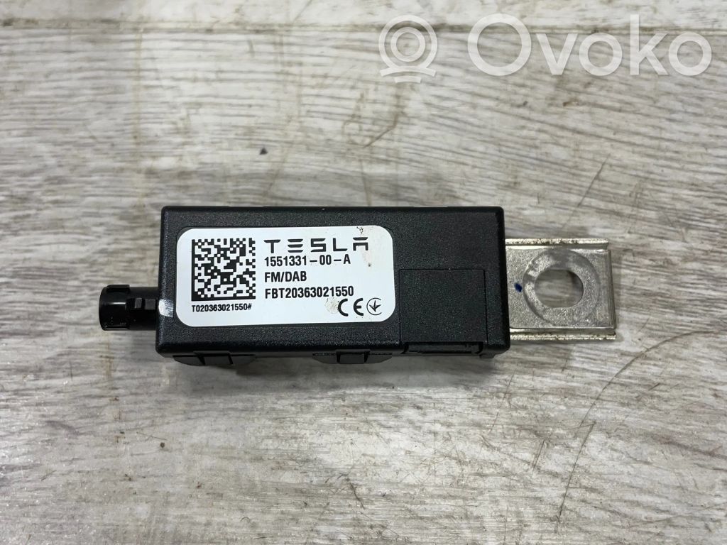 Tesla Model 3 Antenos stiprintuvas 