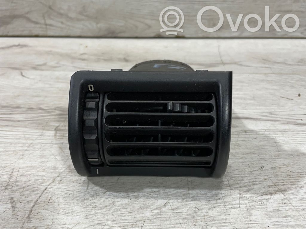 BMW Z3 E36 Lango oro grotelės 