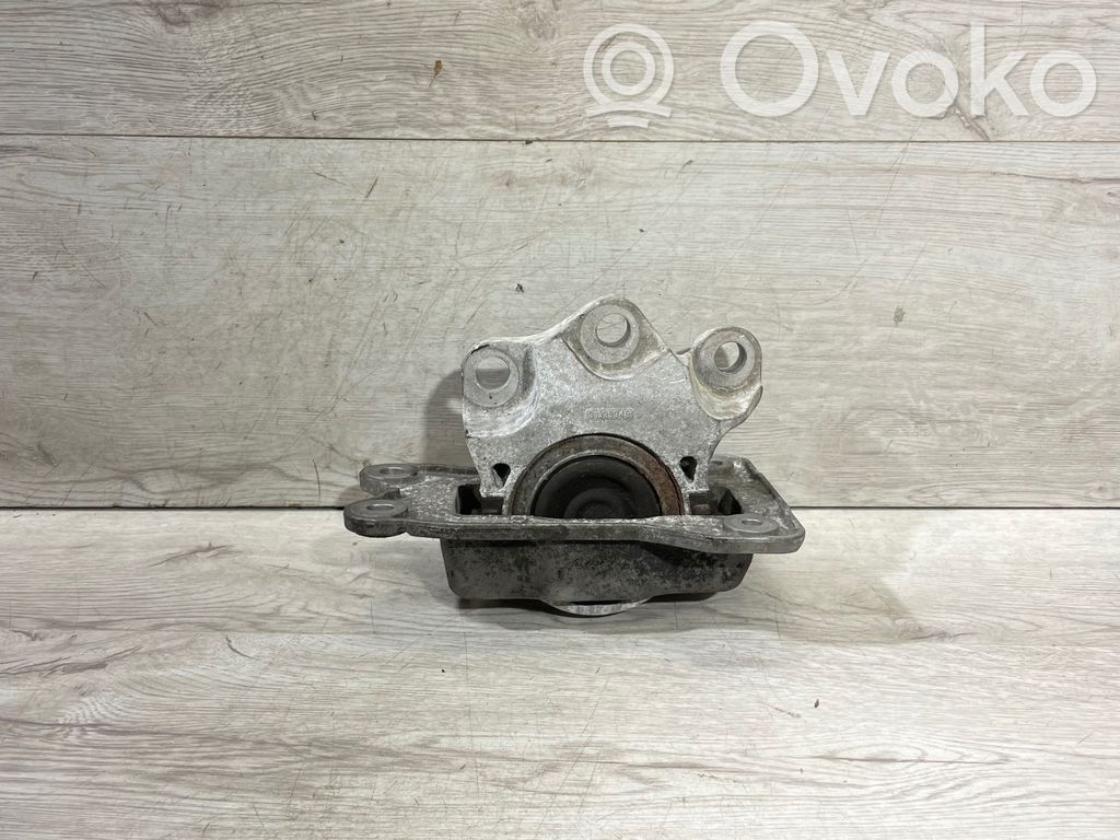 Engine mount bracket   31339949