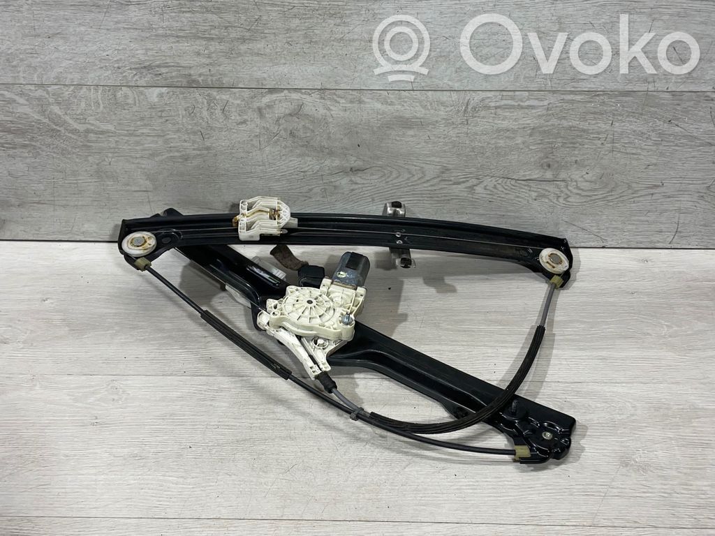 Front door window regulator with motor   7166380