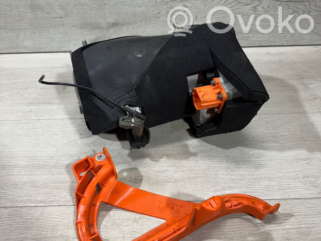 Tesla Model 3 Air conditioning (A/C) compressor (pump) 
