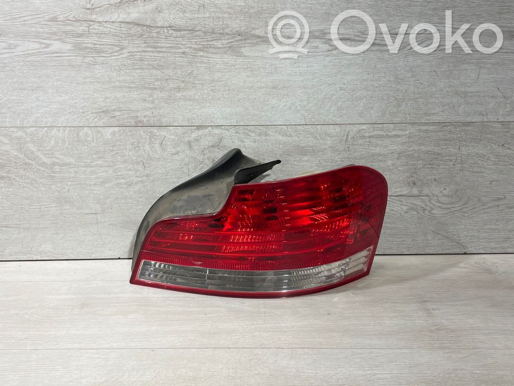 Rear/tail lights   6924520,2VP00961502