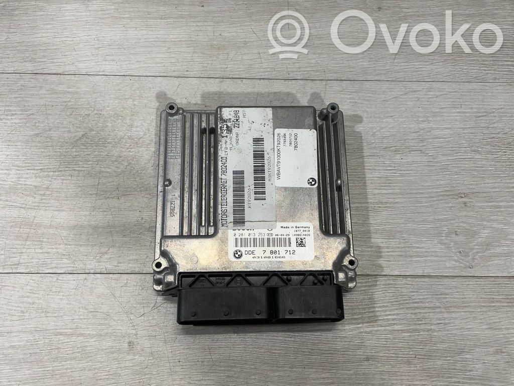 BMW 5 E60 E61 Engine control unit/module 