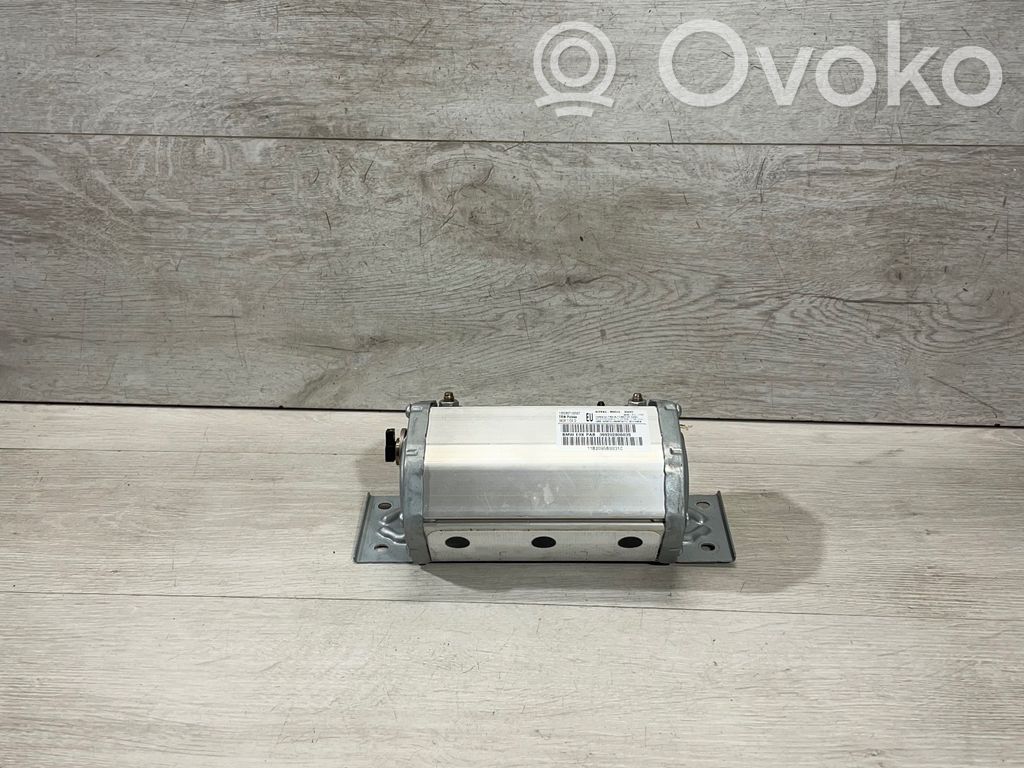 BMW 3 E90 E91 Keleivio oro pagalvė 