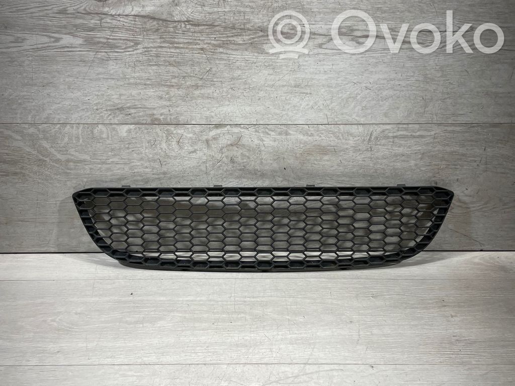 Front bumper lower grill   7906809
