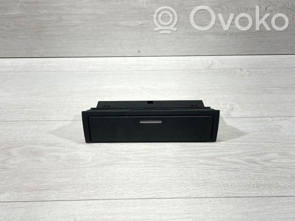 BMW 3 E46 Mantu nodalījums 