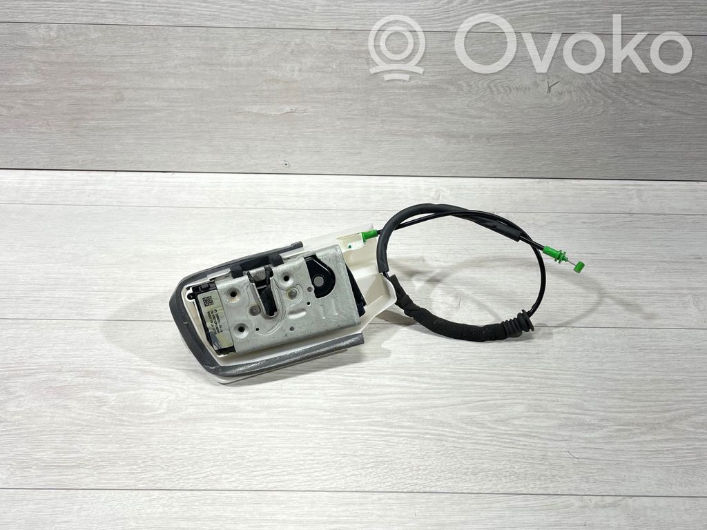 Tesla Model 3 Slēdzene (pie roktura) 