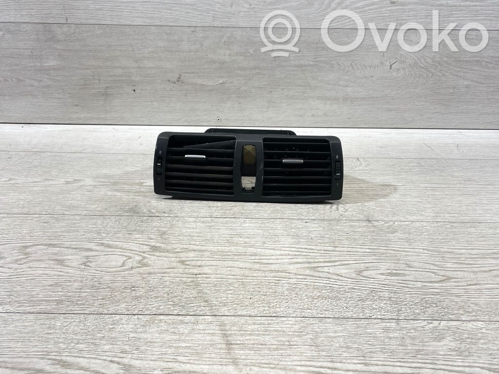 BMW 1 E81 E87 Centrinės oro grotelės 