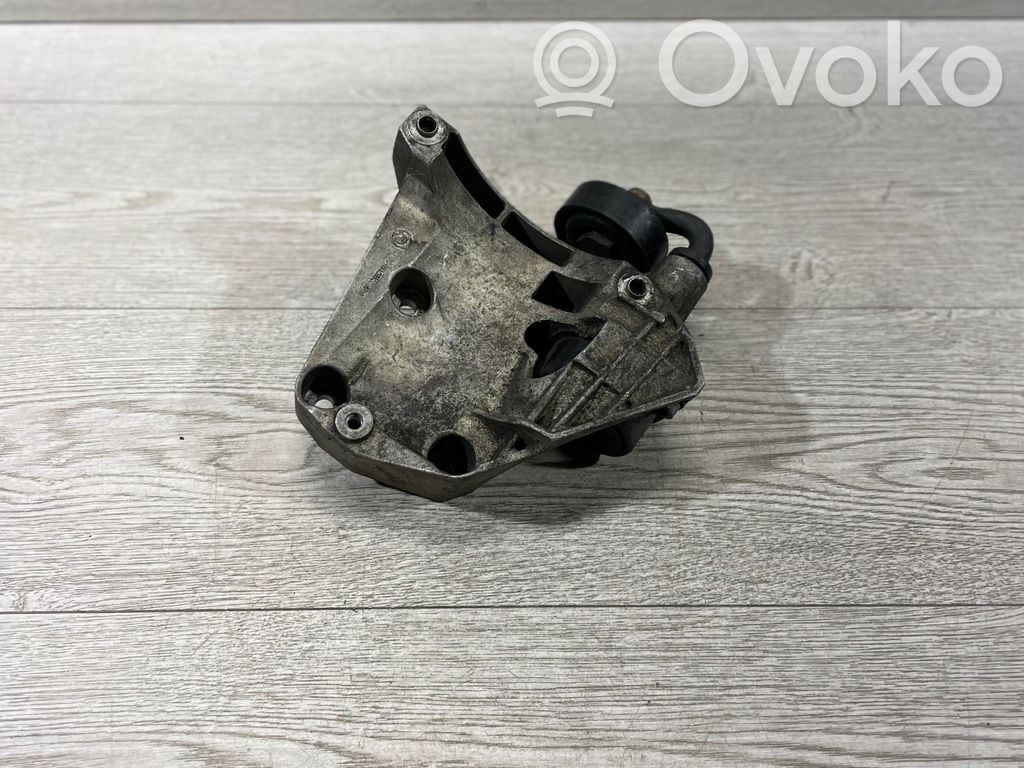 Generator/alternator bracket   7786708,653201