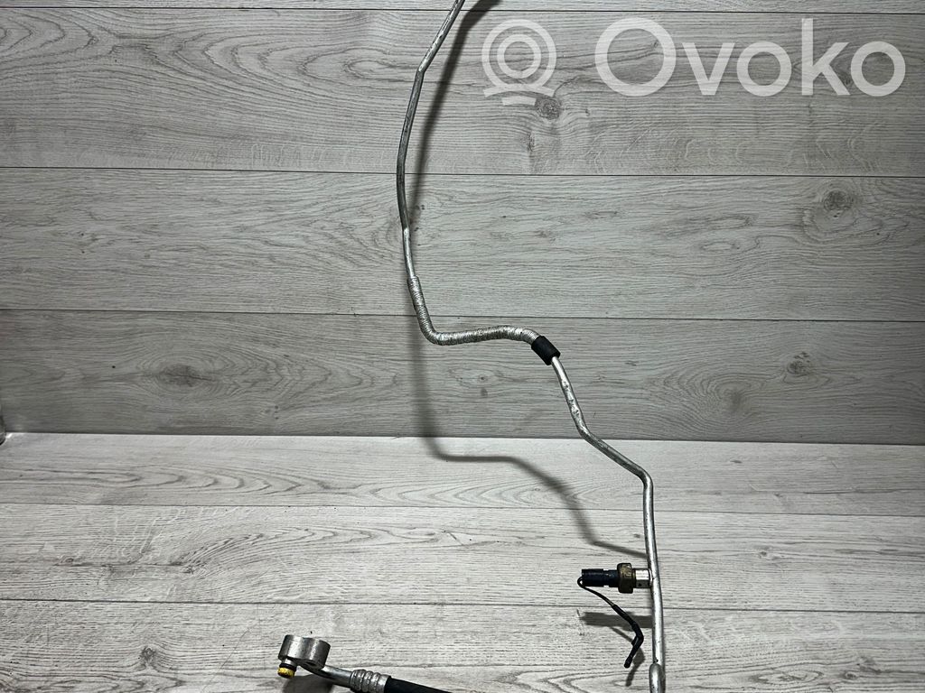 Ilmastointilaitteen putki (A/C)   6939464