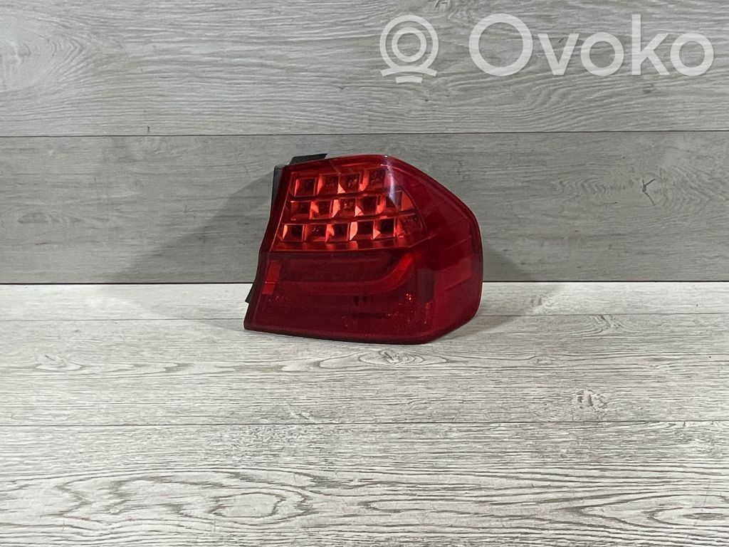 Rear/tail lights   7289426