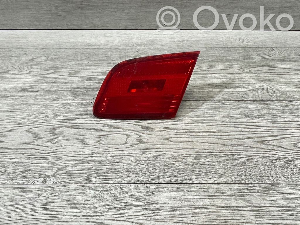 BMW 3 E92 E93 Aizmugurējais lukturis pārsegā 