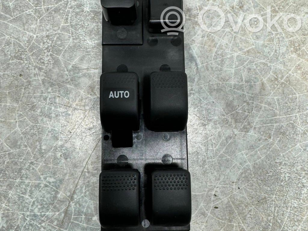 Subaru Legacy Electric window control switch 