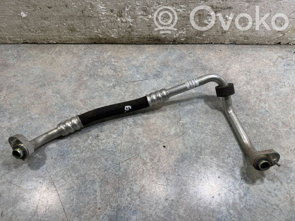 BMW i3 Ilmastointilaitteen putki (A/C) 