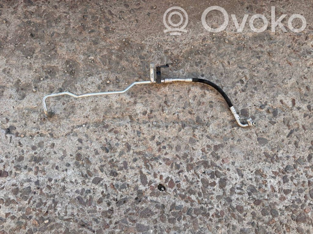 BMW X5 F15 Ilmastointilaitteen putki (A/C) 