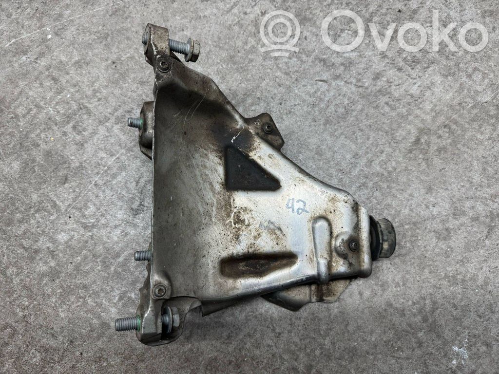 Engine mounting bracket   6876284,7000201,6882032,6876280