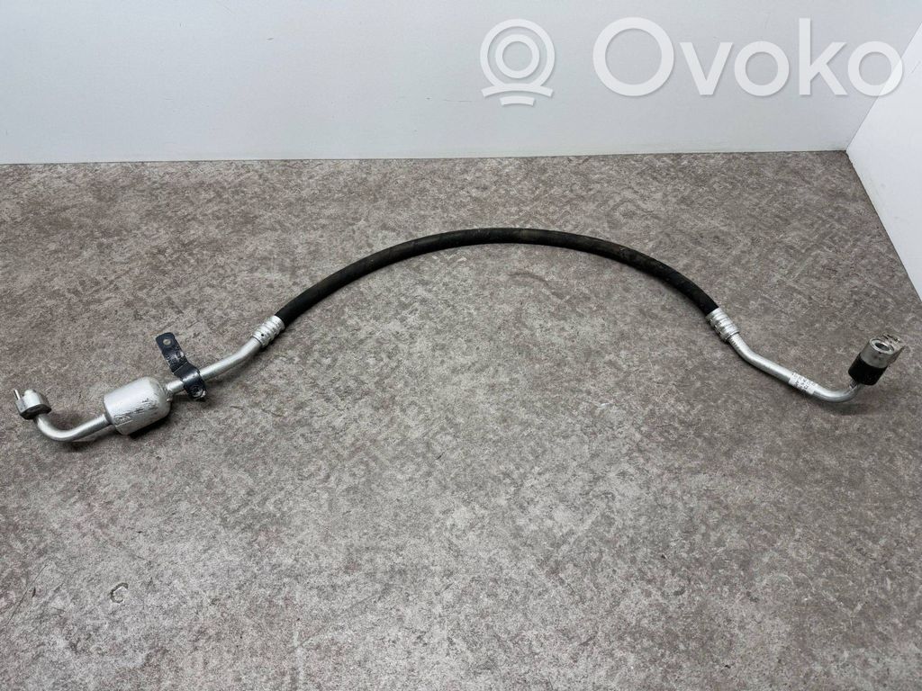 BMW i3 Ilmastointilaitteen putki (A/C) 