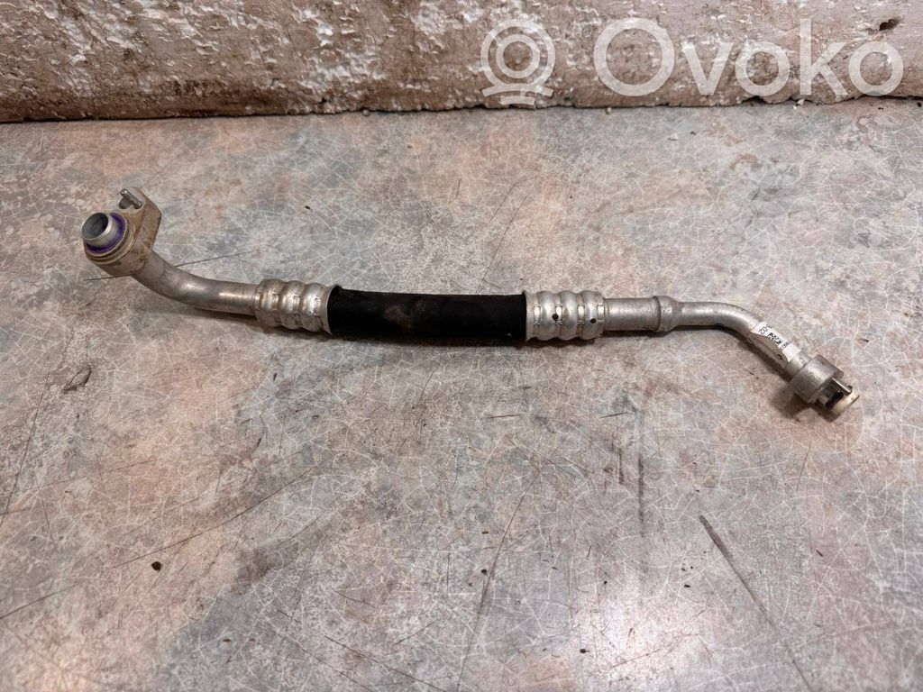 BMW i3 Ilmastointilaitteen putki (A/C) 