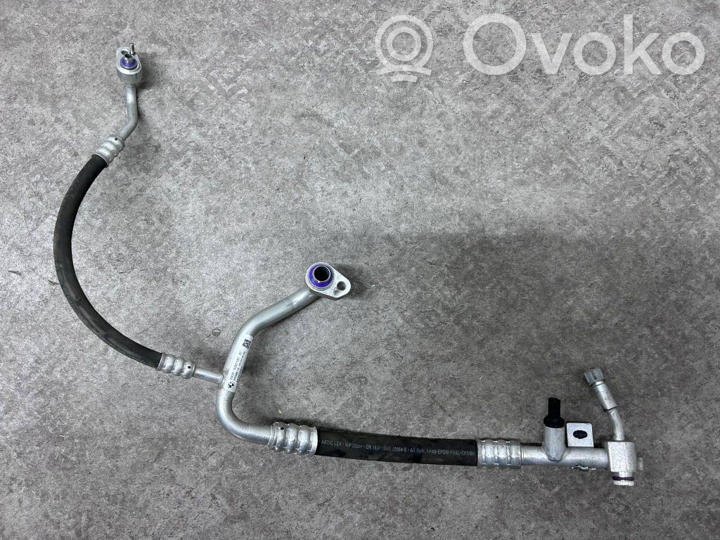 BMW i3 Ilmastointilaitteen putki (A/C) 