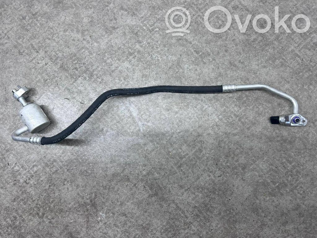 BMW i4 Ilmastointilaitteen putki (A/C) 