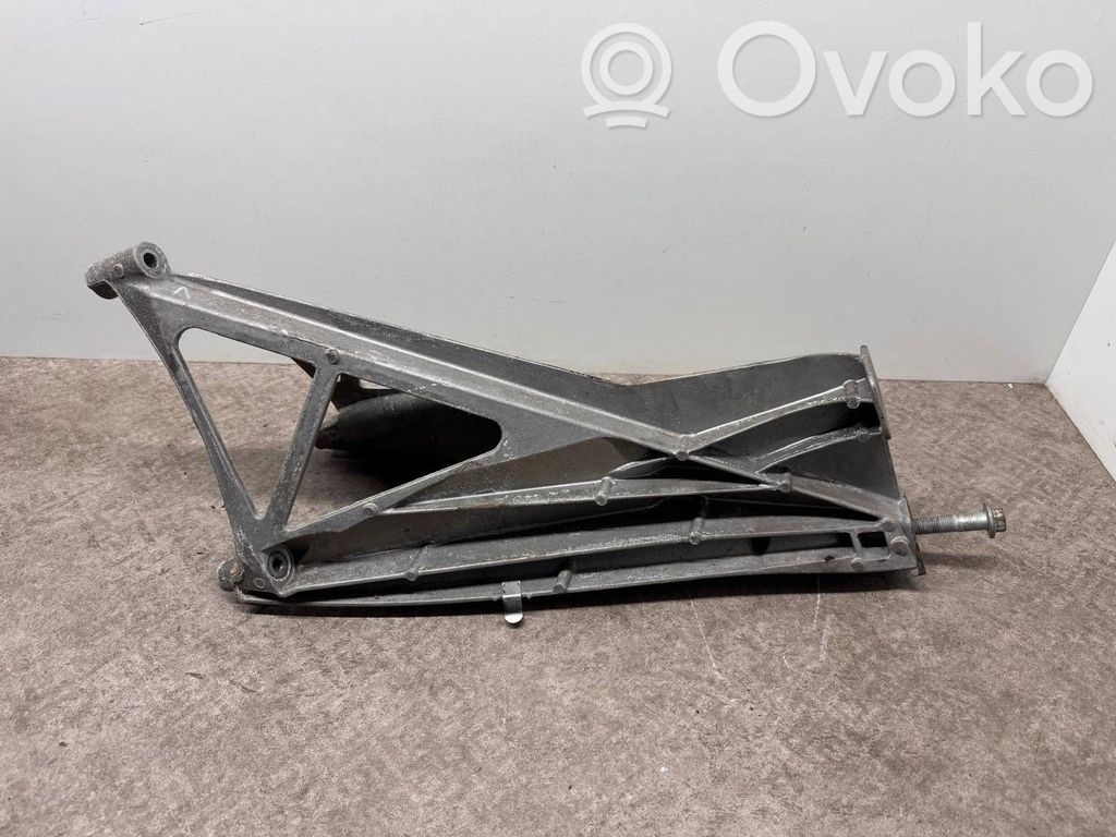 BMW i3 Gearbox mounting bracket 