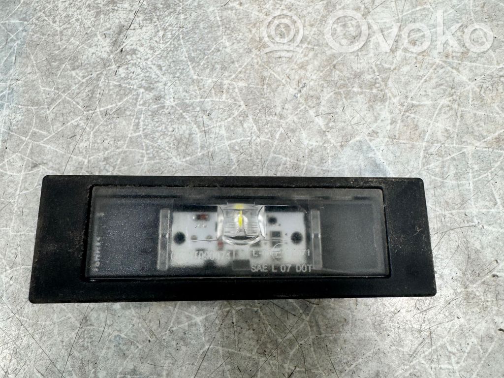 Number plate light   7193294