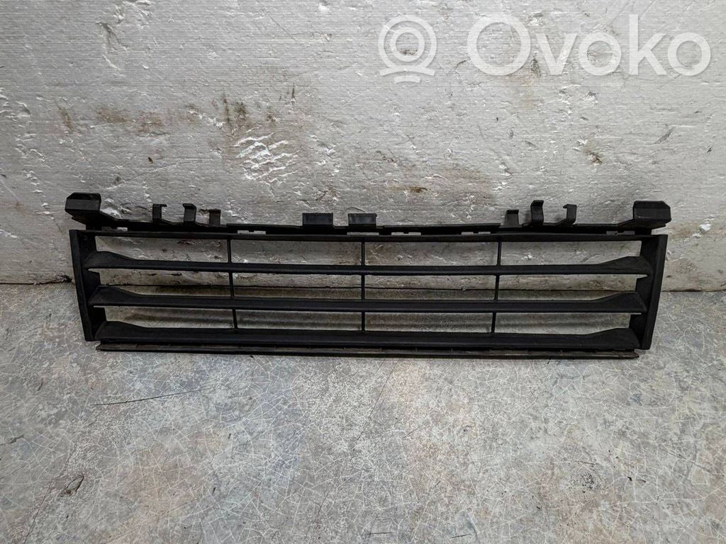 BMW 5 G30 G31 G38 Kratka dolna zderzaka przedniego 