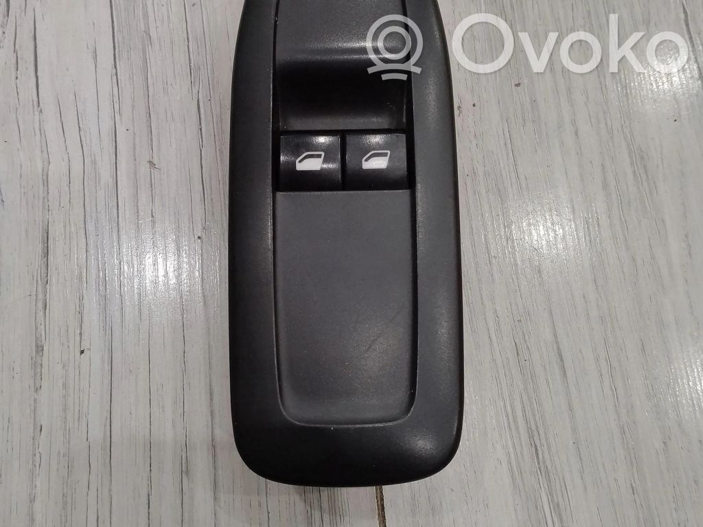 Peugeot 208 I Electric window control switch 
