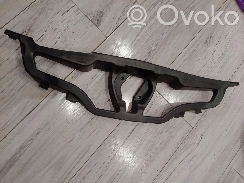 Renault Clio IV Front bumper mounting bracket 