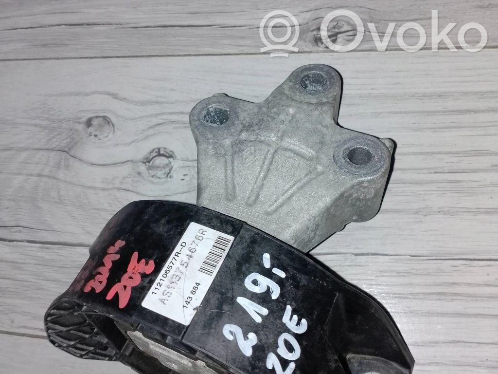 Renault Zoe Engine mounting bracket 