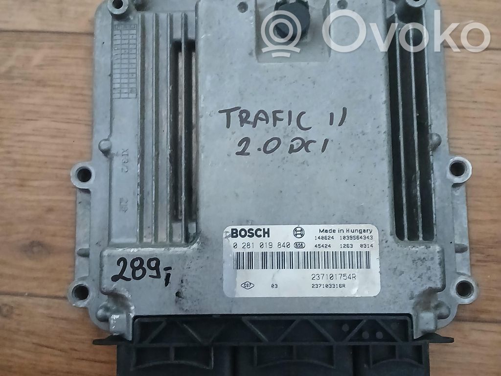 Renault Trafic II (X83) Engine control unit/module ECU 
