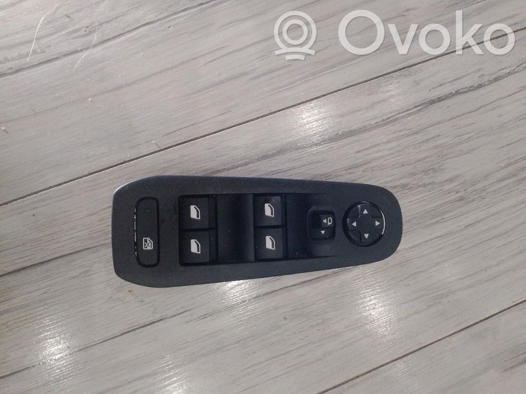 Peugeot 308 Electric window control switch 