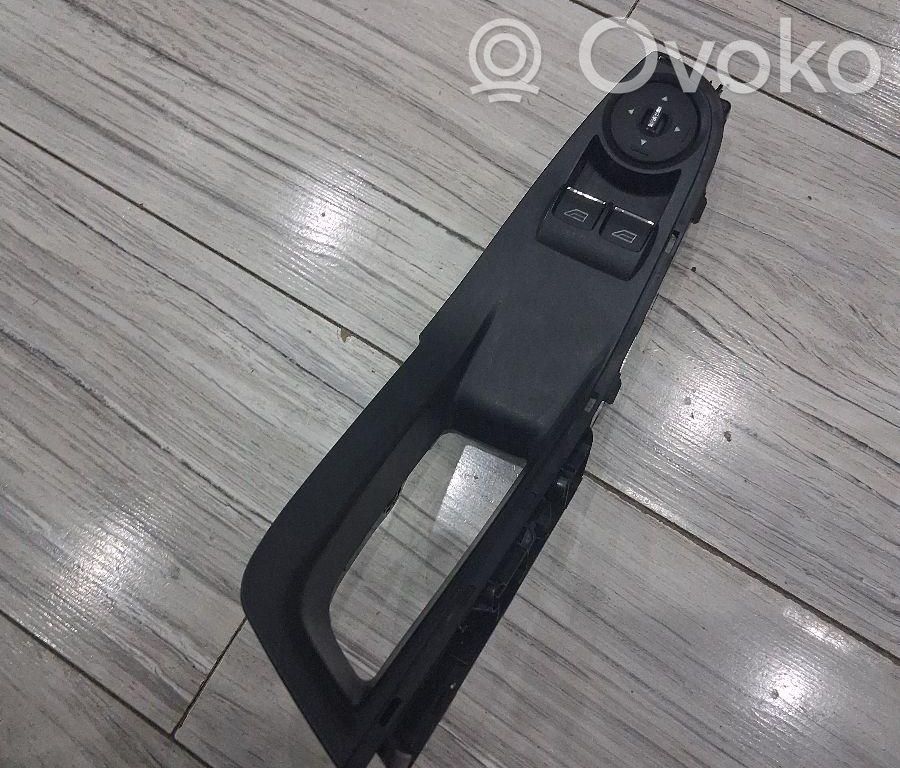 Ford Fiesta Electric window control switch 