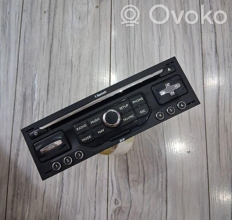 Citroen C3 Picasso Stacja multimedialna GPS / CD / DVD 
