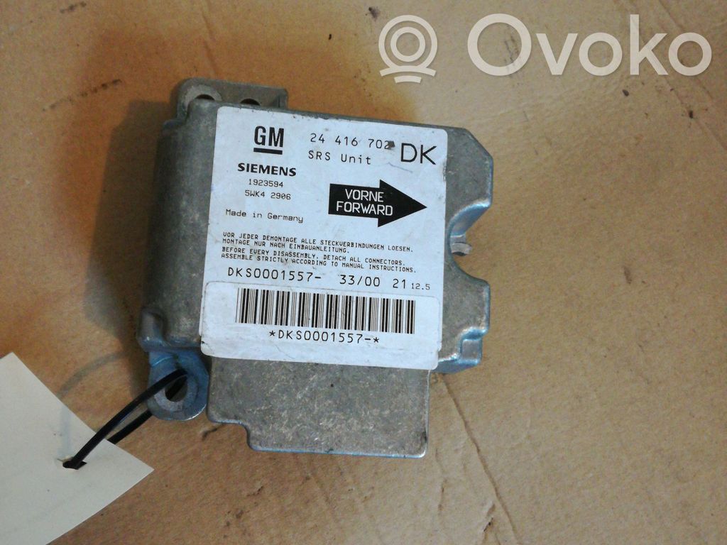 Opel Vectra B Airbag control unit/module 