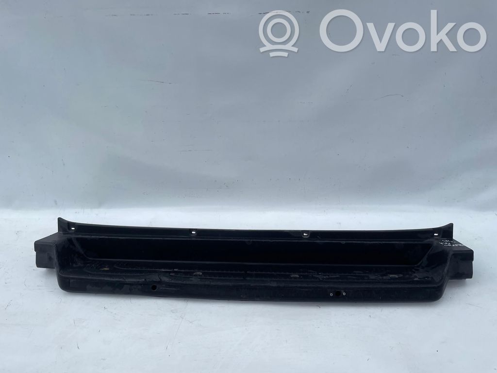 Volkswagen Crafter Moldura embellecedora de la barra del amortiguador trasero 